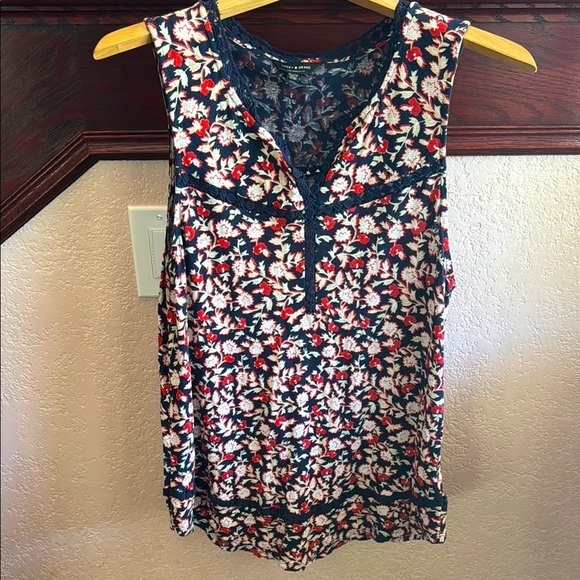 Lucky Brand Tops - Lucky Brand Women’s XL Red White & Navy Blue Boho Sleeveless Tunic Lace Blouse